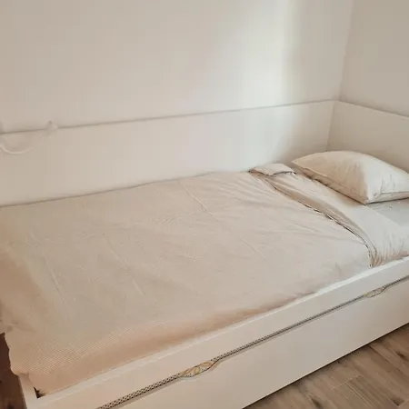 Ena Apartment *