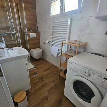 Apartment Ena Vir