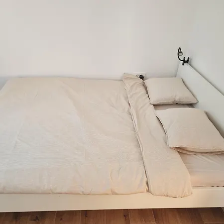 Ena Apartment Vir
