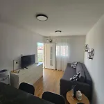 Ena *